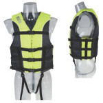 Array	[art_haupttext2] BESTO IMPACT SKI XS BESTO IMPACT SKI 50N<br>
Schwimmhilfe speziell f�r aktive Wasserskil�ufer und Jetskil�ufer
entworfen. Bewegungsfreiheit, Ausstrahlung und Sicherheit
standen hierbei an erster Stelle. 4 Taillenb�nder mit Nexus-
Verschl�ssen und leichter PE-Schaum-F�llung.