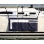 Array	[art_haupttext2] CR FENDER MATTRASS S CR Fender-Matte<BR>Matte aus 600D Polyester wahlweise mit 3,4 oder 5 Abschnitten je 50 cm mit 12mm Schaumpolsterung f�r eine extra Polsterung der Fender. Sportlilch aussehende Matten, mit 3 oder 4 Steck-Schnellverschl�ssen l�ngenverstellbaren Gummiseilen zur Befestigung an der Reling. Schnell zusammengefaltet und in der mitgelieferten Netztasche verstaut.<BR>Small 150x60cm


