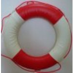 Array	[art_haupttext2] Rettungsring 70 cm <BR>Kunststoff�berzug mit Griffleine<BR>Farbe: Rot Weiss<BR>preiswerter Ring f�r Sportboote oder zur maritimen Dekoration<BR>(ohne Zulassung f�r den Gewerblichen Einsatz�oder Berufssschiffahrt)� <BR>Rettungsringe, Rettungswesten und sonstige Rettungsmittel verhindern nicht das Ertrinken selbst, sie mindern nur die Gefahr des Ertrinkens. Neu<BR>Leicht bis mittelstark vergilbt.<br>Eignet sich gut als Dekorationsmittel, sieht aus, als h�tte er schon viel mitgemacht.